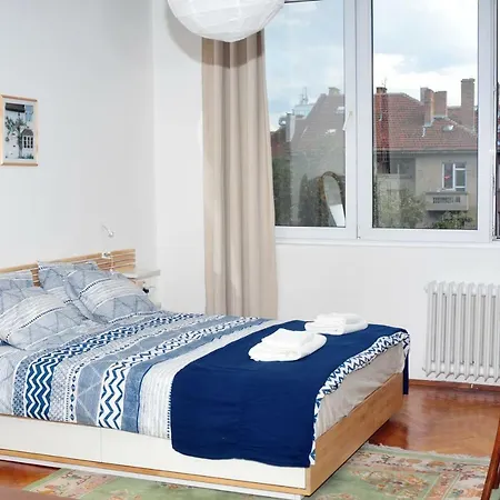 Best Location In Downtown Apartment *